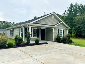 Building Photo - 3 Bedroom, 2 Bath in Conway! No HOA, Plent...