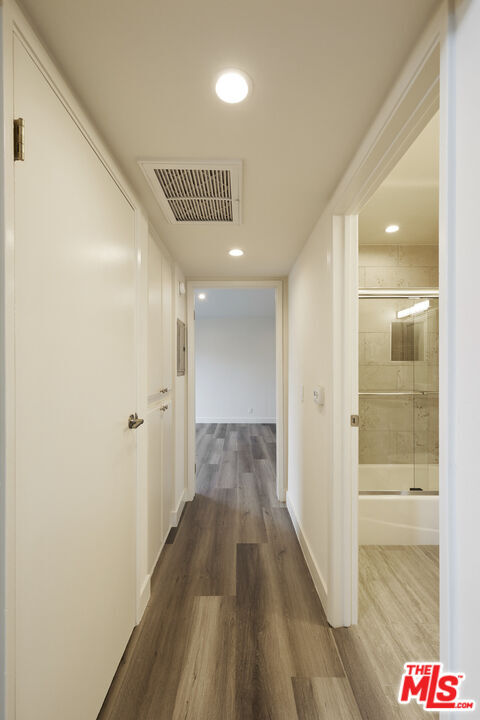 Building Photo - 6212 Fulton Ave