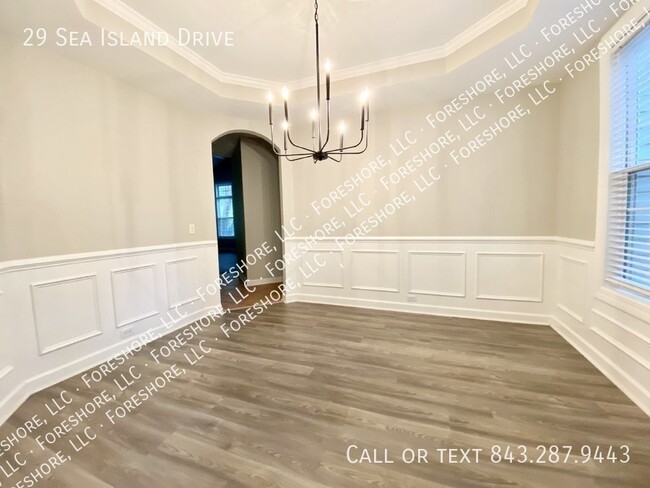 Building Photo - 4-Bedroom Home with Loft and Office for Re...