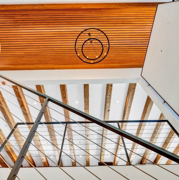 Building Photo - 8635 San Leandro Dr