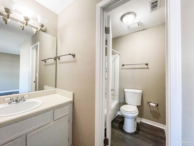 Building Photo - 5287 Balfour Pl