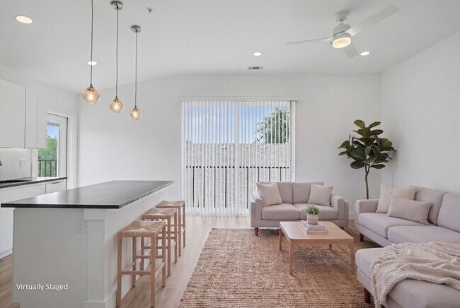 Building Photo - 2217 N Fitzhugh Ave