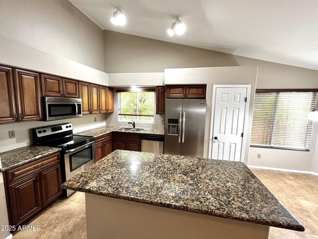 Building Photo - 16117 E Glendora Dr