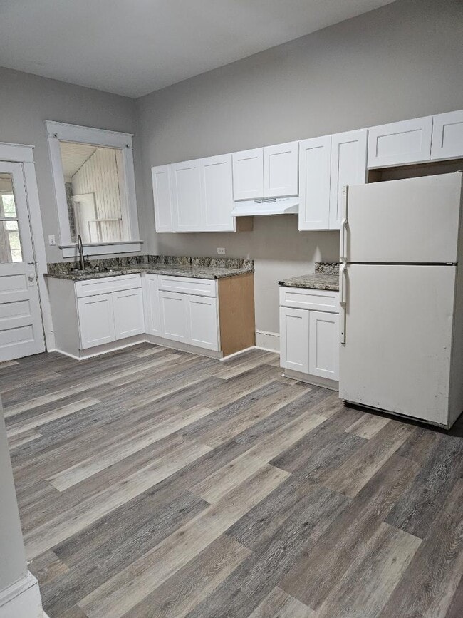 Building Photo - 748 Truett Ave