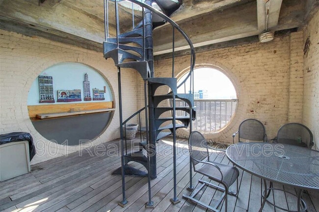 Building Photo - 66 Monroe Ave