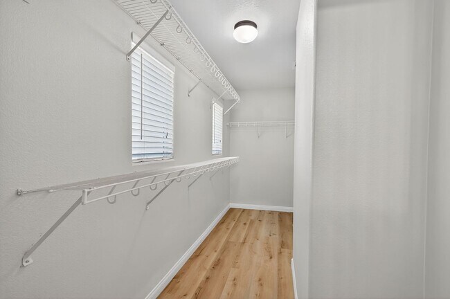 Building Photo - AMAZING MOVE-IN READY 4-BEDROOM + LOFT HOME IN ALIANTE!