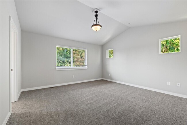 Building Photo - **Move-In Special** Stunning 4 bed, 2.5 bath home with 3 car garage & fully fenced yard!