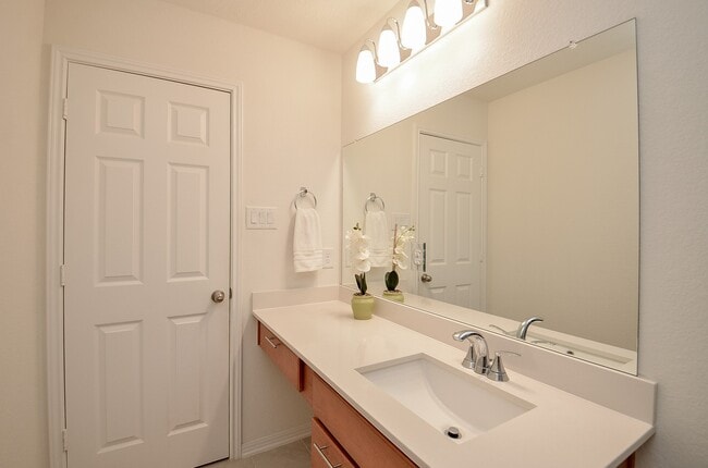 Building Photo - 2892 Grand Anse Dr