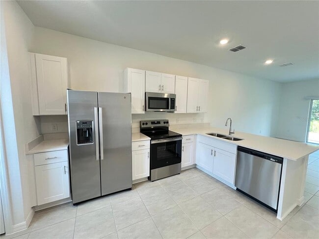 Building Photo - 3081 Skyline Lp