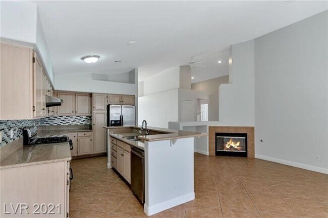 Building Photo - Fresh & Clean Single-Story Home in Gated C...