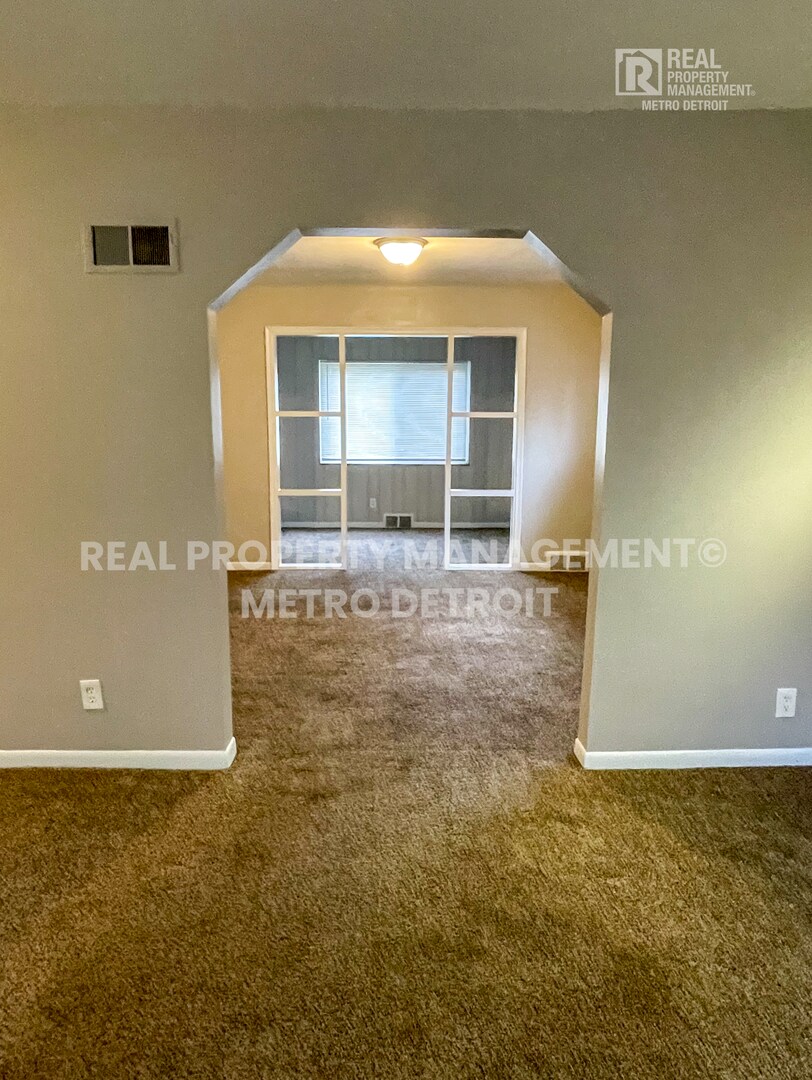 Building Photo - 15349 Prest St