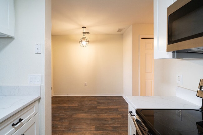 Building Photo - 2738 W Tharpe St