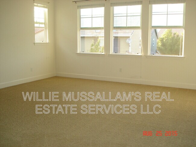 Building Photo - 685 W Rico Way