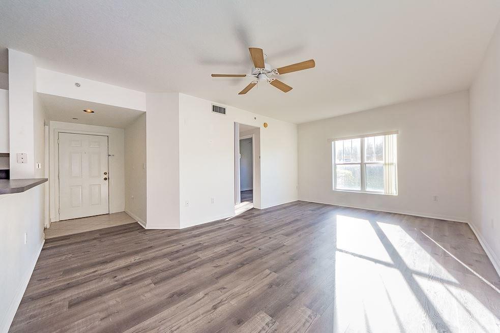 Building Photo - 5080 Fairways Cir