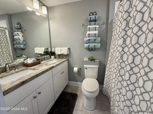 Building Photo - 77 Van Dam St