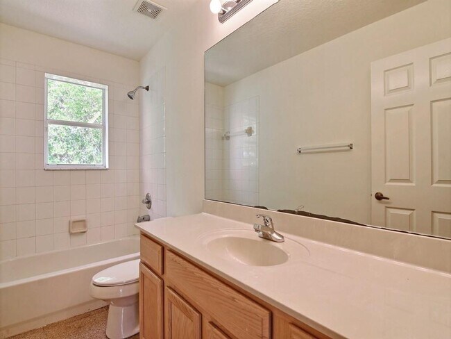 Building Photo - 4Bed/3Bath~2800 Sq Ft!~Pond View~Two Car Garage~Large Yard!