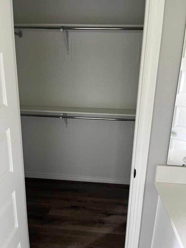 Building Photo - COX-NORTHRIDGE DRIVE TOWNHOMES