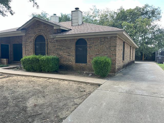 Primary Photo - 10524 Shadywood Dr