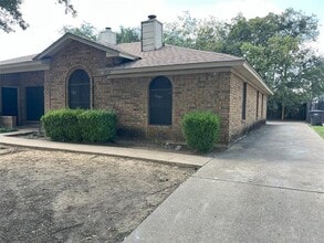 Building Photo - 10524 Shadywood Dr