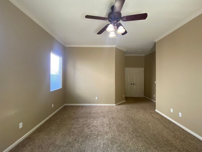 Building Photo - 4 bedroom in Paso Robles