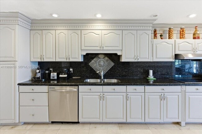 Building Photo - 1249 Biscaya Dr