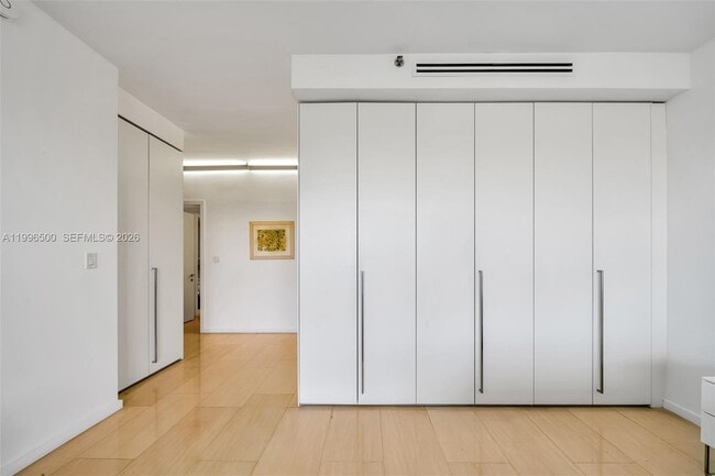 Building Photo - 151 Crandon Blvd