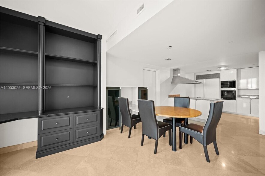 Building Photo - 1643 Brickell Ave
