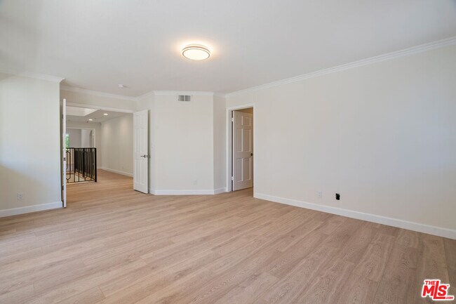 Building Photo - 6143 Lake Lindero Dr