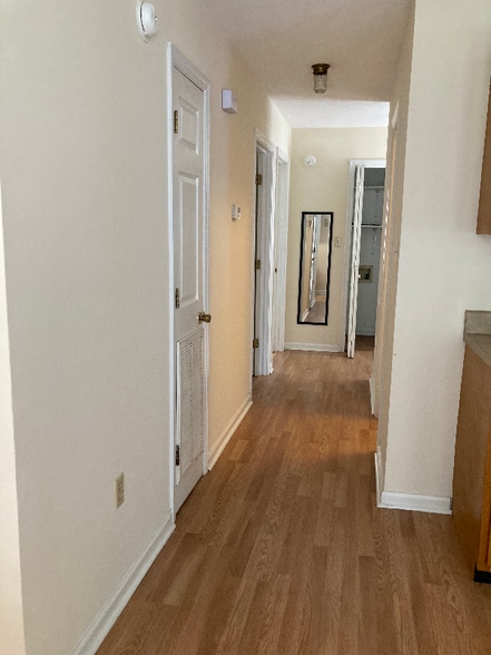 Building Photo - 626 Windcrest Dr