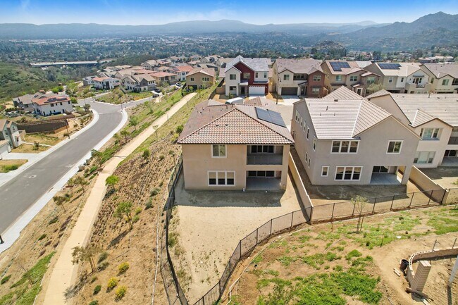 Building Photo - Stunning New Build Home with Breathtaking ...