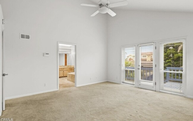 Master looking into bathroom - 5138 Outrigger Way