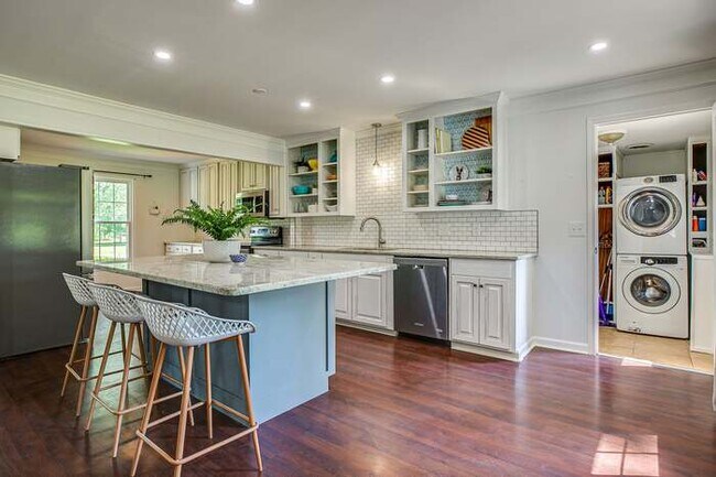 Building Photo - 3610 S Mt Juliet Rd