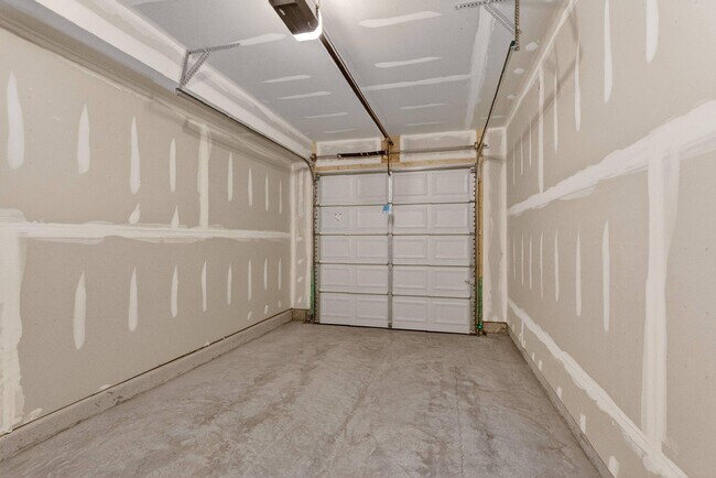 Building Photo - 109 Gelding Wy