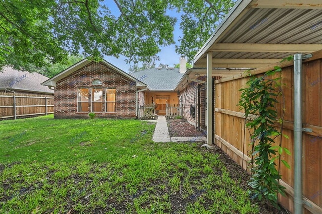 Building Photo - 211 Sendero Dr