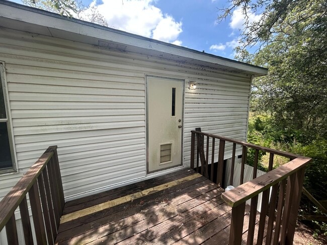 Building Photo - 732 Hidden Oaks Dr