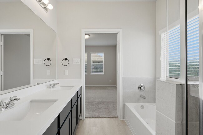 Building Photo - 10406 Milford Wds Ln