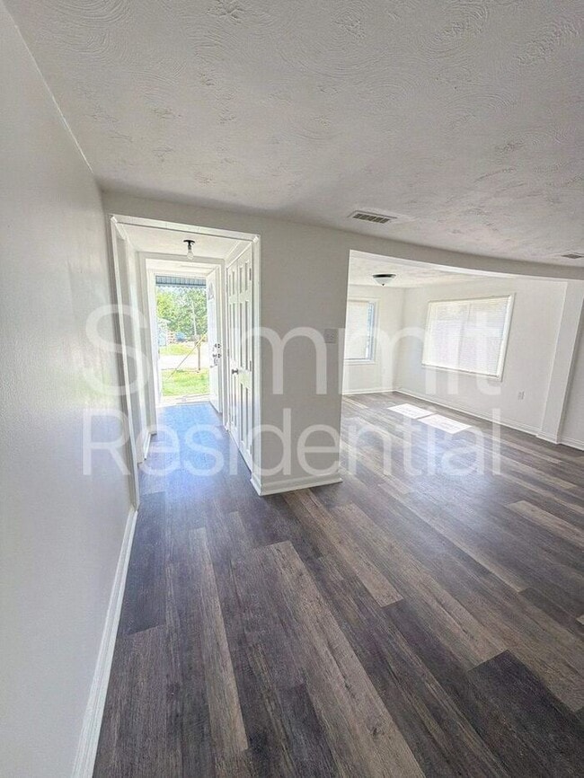 Building Photo - 2 bedroom 1 bathroom Home in Mansfield!!