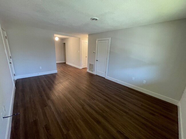 Building Photo - Black Mountain Apartment Rental