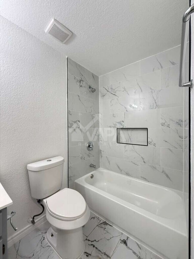 Building Photo - 4915 Brazoswood