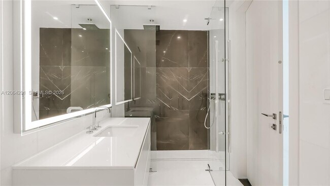 Building Photo - 300 Biscayne Blvd Way
