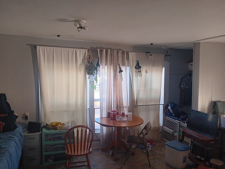 Building Photo - 503 N Eastwood Dr