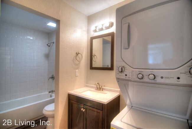 Building Photo - 300 Franciscan Ct