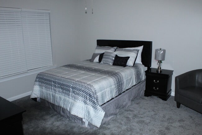 Building Photo - Fully Furnished Columbia County Rental