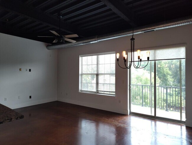 Building Photo - 2338 Yadkin Ave