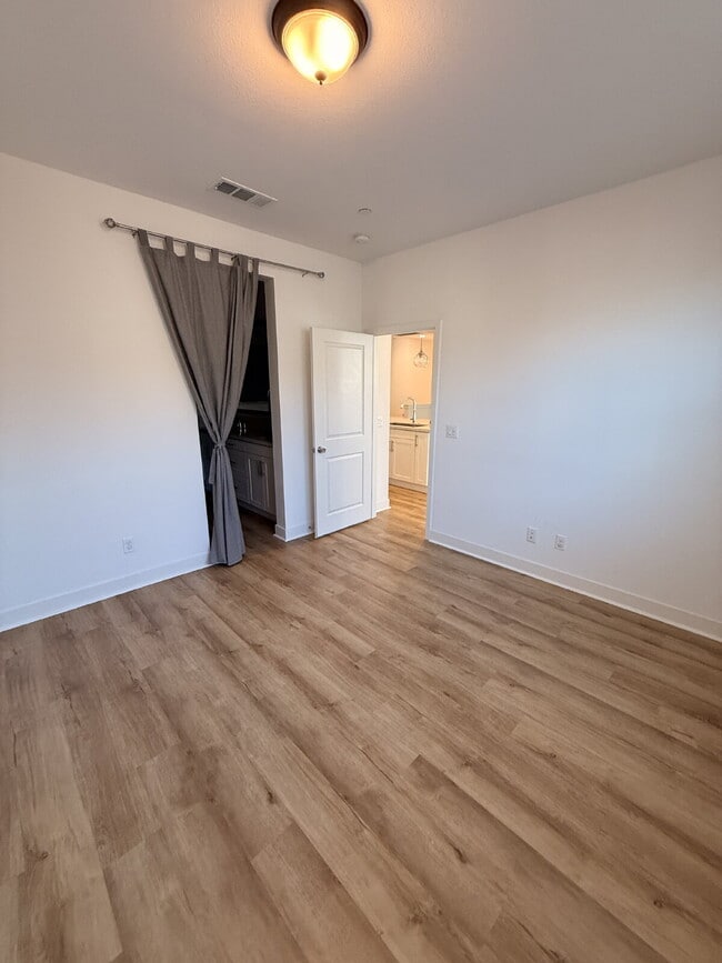 Building Photo - $3,900 - 3 Bed/ 3 Bath Modern Townhome in Santee