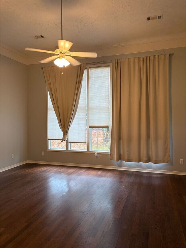 Building Photo - 89 Sir Henry Dr