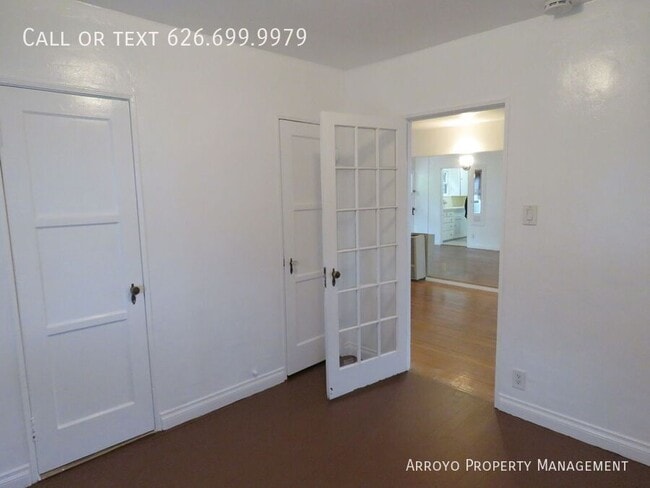 Building Photo - 207 1/2 S Primrose Ave.-