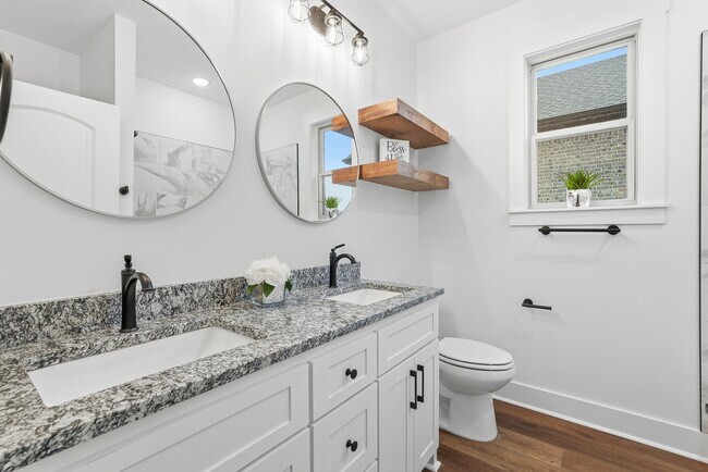 Building Photo - 19 Denali Dr