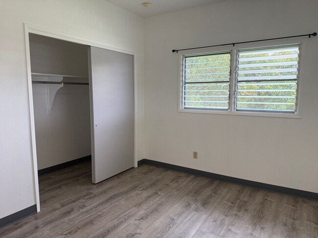 Building Photo - Updated Home near Pepe'ekeo Park!