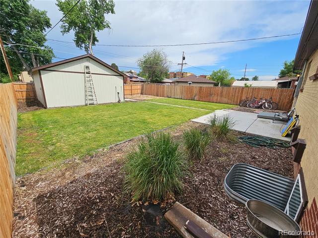 Building Photo - 3536 Dahlia St
